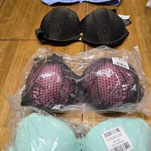 4 Torrid XO Plunge Push Up Bras 42D